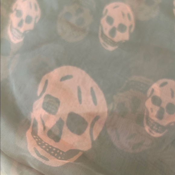 Alexander McQueen Pink and Gray Silk Scarf - Picture 2 of 4